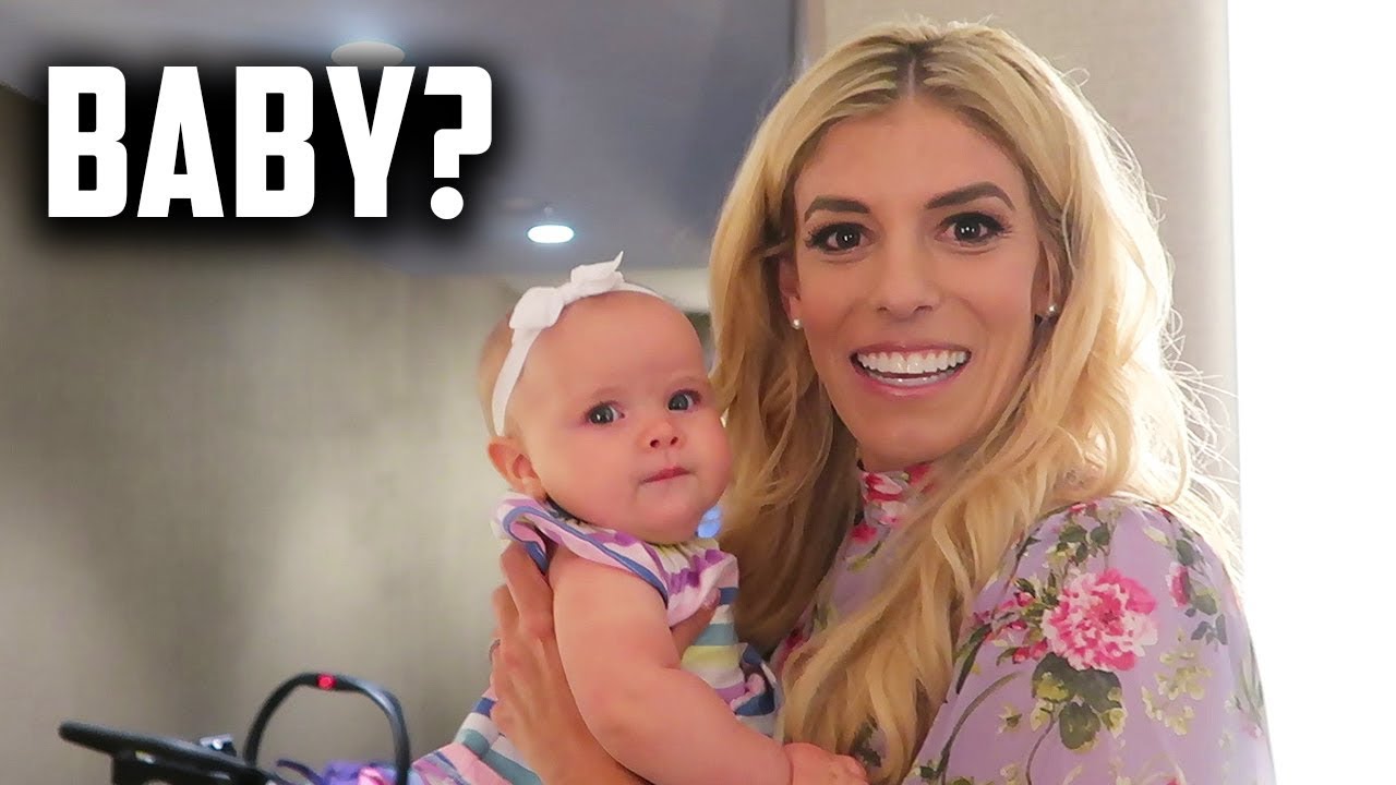 REBECCA WITH THE CUTEST BABY! JHOUSE VLOGS YOUNGEST! Day 245